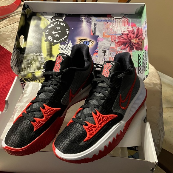 Nike Kyrie Low 4TB Men’s Shoe - Picture 1 of 6
